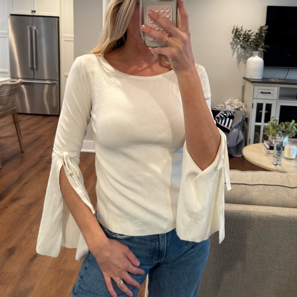 ANTONIO MELANI Cream Scoop Neck Bell Sleeve Sweater